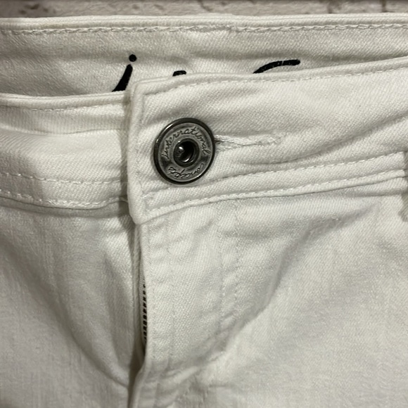INC Denim Straight Leg Crop White Size 8 - Picture 3 of 6